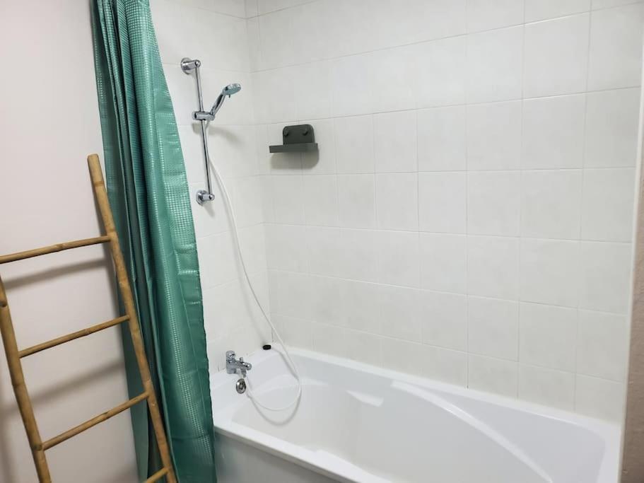 Appartement Moderne En Ville Armentières Eksteriør bilde